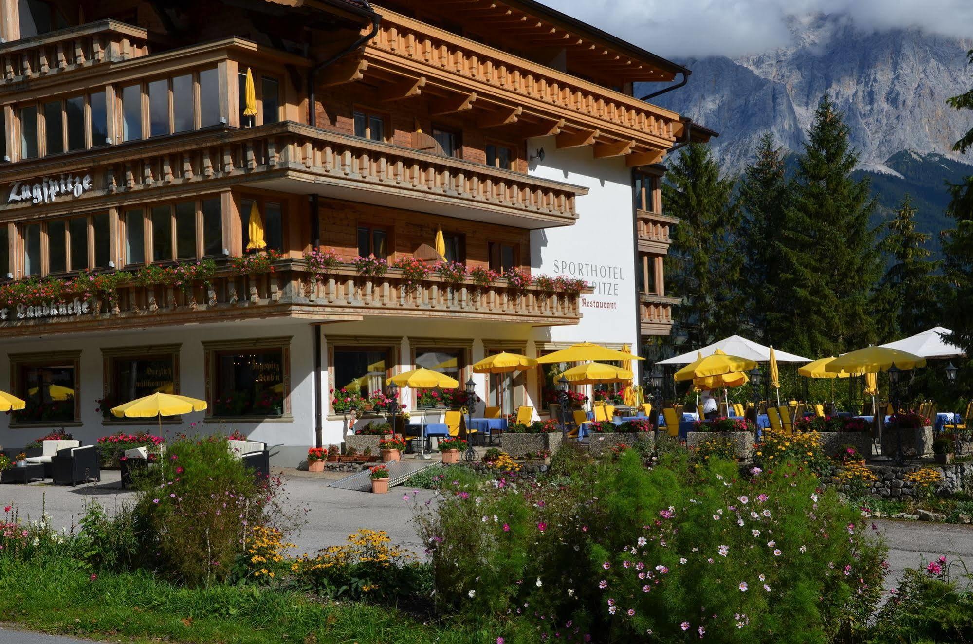 Sporthotel Zugspitze Лермос Экстерьер фото