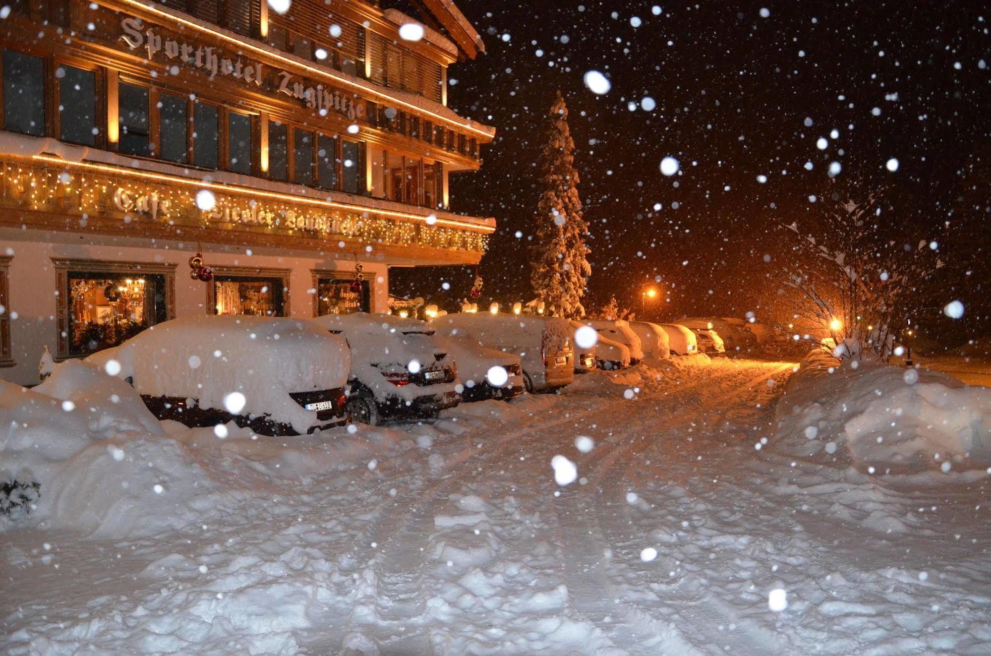 Sporthotel Zugspitze Лермос Экстерьер фото