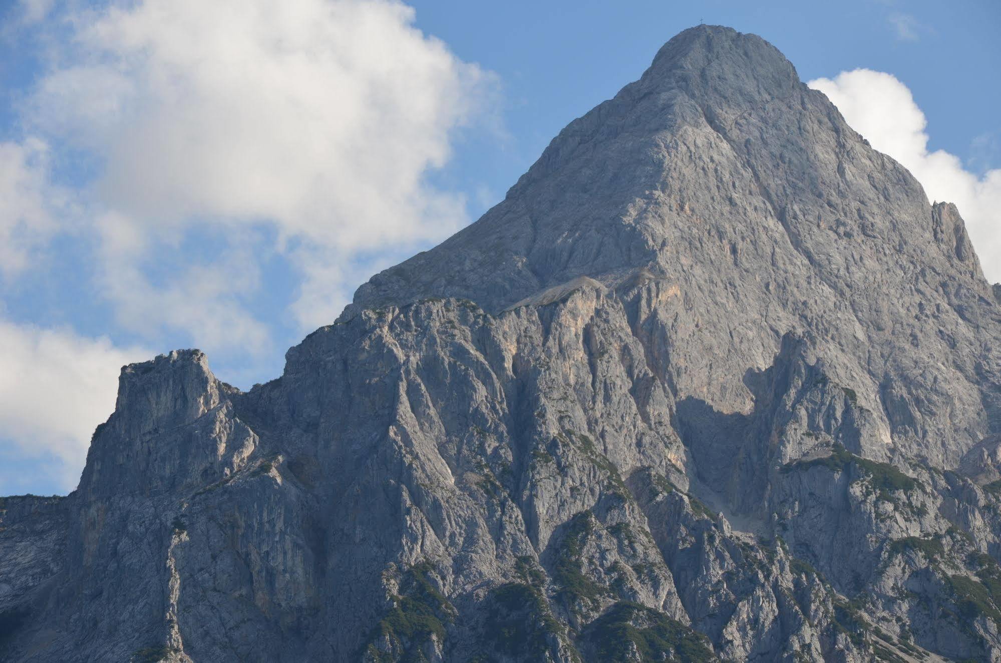 Sporthotel Zugspitze Лермос Экстерьер фото